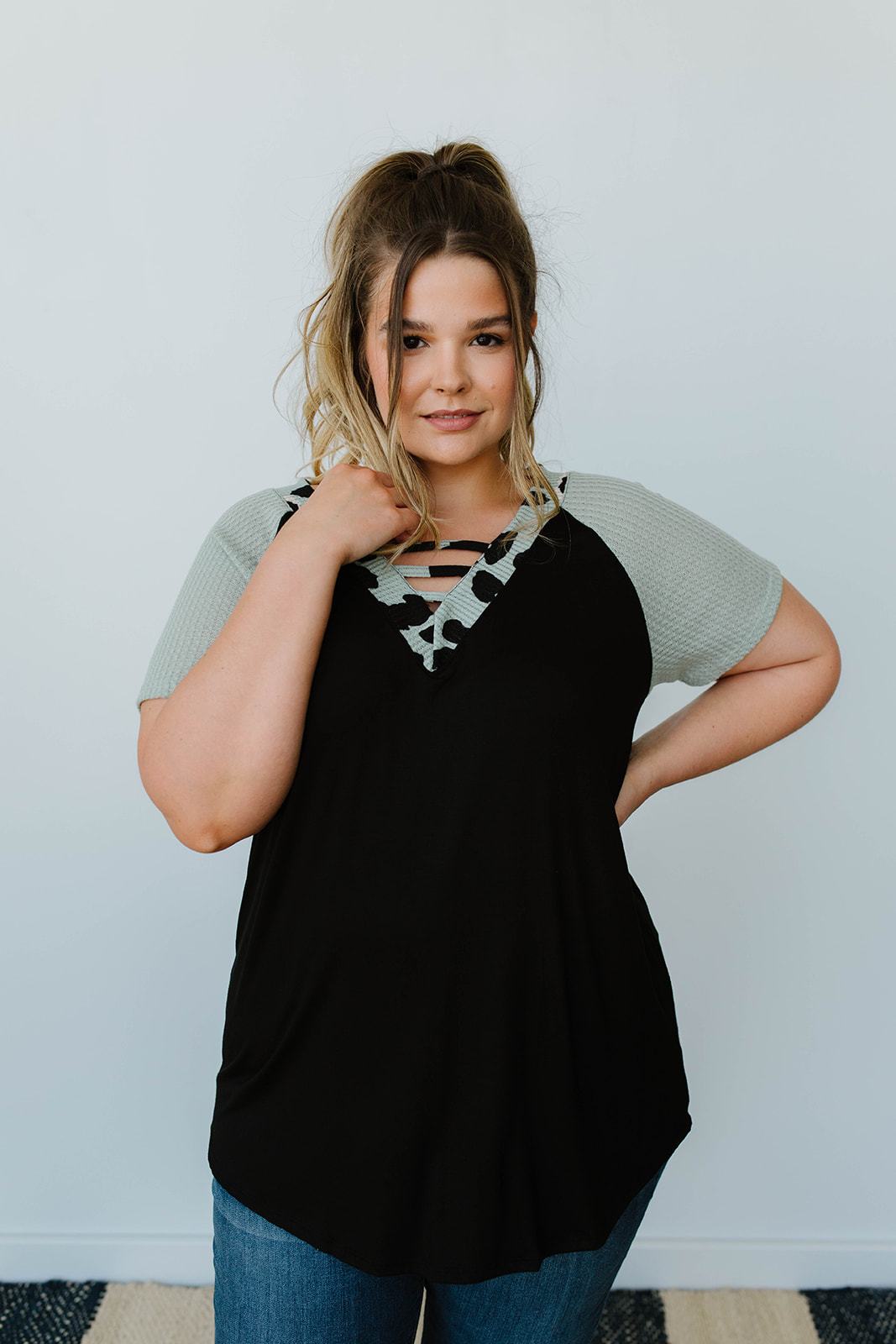 Strappy & Spotty V Top In Sage