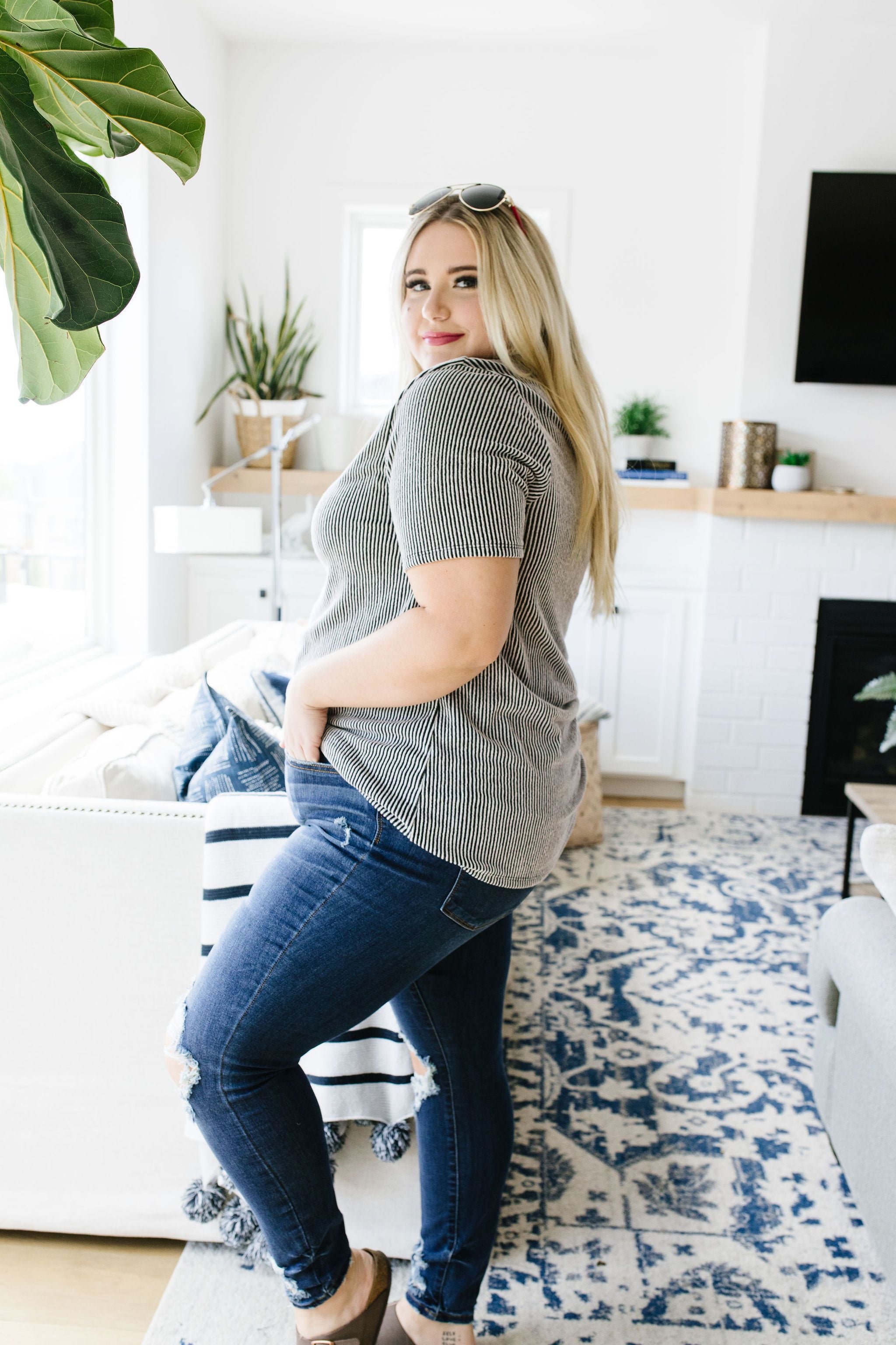 Two-Tone Ribbed V-Neck In Black